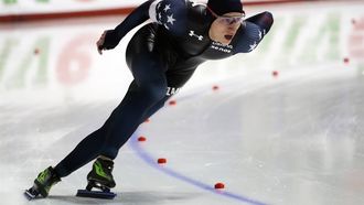 epa11165379 Jordan Stolz of the United States competes in the Men’s 1500m event at the ISU World Speed Skating Single Distances Championships in Calgary, Canada, 18 February 2024.  EPA/TODD KOROL