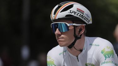 2023-09-07 12:24:33 epa10846234 Belgian rider Remco Evenepoel of Soudal Quick-Step team before the twelfth stage of the Vuelta a Espana, a 151 km cycling race from Olvega to Zaragoza, Spain, 07 September 2023.  EPA/Manuel Bruque