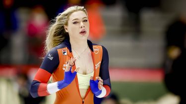 INZELL - Jutta Leerdam (NED) na afloop van de 500 meter vrouwen op het wereldkampioenschap schaatsen sprint in de Max Aicher Arena in het Duitse Inzell. ANP VINCENT JANNINK