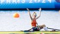 VAIRES-SUR-MARNE - Roeister Karolien Florijn juicht na het winnen van de gouden medaille in de finale W1x op het olympisch roeitoernooi tijdens de Olympische Spelen in de Franse hoofdstad. ANP IRIS VAN DEN BROEK