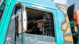 3e etappe - Al Artawiyah naar Al Qaisumah, 524 Mitchel van den Brink - Rijk Mouw - Bert Donkelaar - Iveco Powerstar - Team de Rooy. ANP DAKAR PRESS