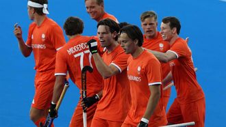 Netherlands' players celebrate their first goal in the men's pool A field hockey match between the Netherlands and France during the Paris 2024 Olympic Games at the Yves-du-Manoir Stadium in Colombes on July 28, 2024. 
Ahmad GHARABLI / AFP