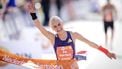 ROTTERDAM - Mikky Keetels (NED) viert haar overwinning van het NK op de finish van de 45e editie van de Marathon van Rotterdam. De wedstrijd geldt tevens als Nederlands kampioenschap. ROBIN VAN LONKHUIJSEN / ANP