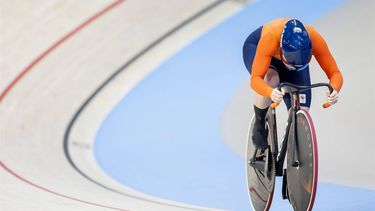 SAINT-QUENTIN-EN-YVELINES - Steffie van der Peet tijdens de kwalificaties van het onderdeel sprint (v) bij het baanwielrennen in het Velodrome op de Olympische Spelen. ANP KOEN VAN WEEL