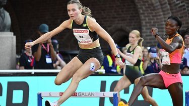 epa11386197 Femke Bol (L) of the Netherlands on her way to win the women's 400m Hurdles during the Diamond League athletics meeting in Stockholm, Sweden, 02 June 2024.  EPA/Anders Wiklund SWEDEN OUT SWEDEN OUT