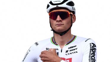 Alpecin - Deceuninck team's Dutch rider Mathieu Van Der Poel looks on at the start of the 121st edition of the Paris-Roubaix one-day classic cycling race, 260km between Compiegne and Roubaix, in Compiegne, northern France, on April 7, 2024. 
Anne-Christine POUJOULAT / AFP