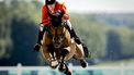 PARIJS - Maikel van der Vleuten met zijn paard Beauville Z in actie tijdens de barrage van de finale voor individuele springruiters van de olympische paardensportwedstrijden in de tuinen van paleis Versailles. ANP KOEN VAN WEEL