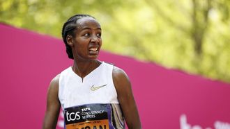 epa12058093 Sifan Hassan of The Netherlands finishes third in the elite women's race of the London Marathon in London, Britain, 27 April 2025. Taking place since 1981, the London Marathon is one of the most popular marathons in the world, with a record-breaking total of more than 56,000 people are expected to take part in the 2025 race.  EPA/TOLGA AKMEN