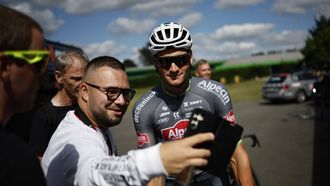 epa12212047 Dutch rider Mathieu van der Poel of team Alpecin-Deceuninck attends a training session before the start of the Tour de France cycling in Lillle Metropole, France, 03 July 2025.  EPA/MARTIN DIVISEK