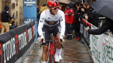 epa11201946 Jonathan Milan of the team Lidl - Trek at the start of the 220km third stage, from Volterra to Gualdo Tadino, of the 59th edition of Tirreno Adriatico, in Volterra, Italy, 06 March 2024.  EPA/ROBERTO BETTINI