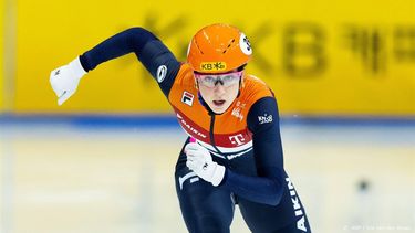 2023-03-12 17:12:59 SEOUL - Suzanne Schulting in actie op de finale 3000m relay tijdens het WK Shorttrack in Zuid-Korea. ANP IRIS VAN DEN BROEK