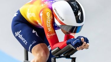 APELDOORN - Mischa Bredewold in actie op het onderdeel individuele achtervolging tijdens de Nederlandse Kampioenschappen baanwielrennen in Omnisport Apeldoorn. ANP VINCENT JANNINK
