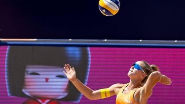 MUNCHEN - Emi van Driel in actie tijdens de kwalificaties beachvolleybal op de zesde dag van het Multi-EK. De Duitse stad Munchen huisvest in 2022 een gecombineerd EK van diverse sporten. ANP IRIS VAN DEN BROEK
