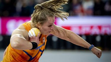 GLASGOW - Jessica Schilder, in actie tijdens de finale van het kogelstoten op de eerste dag van wereldkampioenschappen indooratletiek in Schotland. ANP ROBIN VAN LONKHUIJSEN