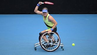 epa12693803 Diede De Groot of the Netherlands in action during the women’s wheelchair singles final against Xiaohui Li of China on day 14 of the 2026 Australian Open tennis tournament at Melbourne Park in Melbourne, Australia, 31 January 2026.  EPA/JAMES ROSS AUSTRALIA AND NEW ZEALAND OUT