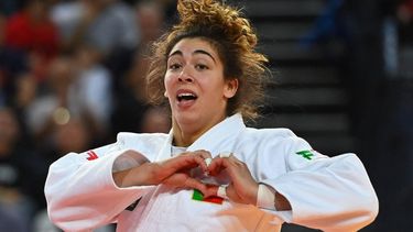 Portugal's Patricia Sampaio (white) celebrates after defeating Netherlands' Guusje Steenhuis (blue) in the women's -78 kg during the European Judo Championships 2023 at the Sud de France Arena in Montpellier, southern France, on November 5, 2023. 
Sylvain THOMAS / AFP