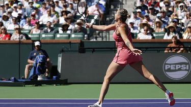 epa12809831 Aryna Sabalenka of Belarus in action during the women's singles match against Naomi Osaka of Japan on day 7 of the BNP Paribas Open tennis tournament in Indian Wells, California, USA, 10 March 2026.  EPA/JOHN G. MABANGLO