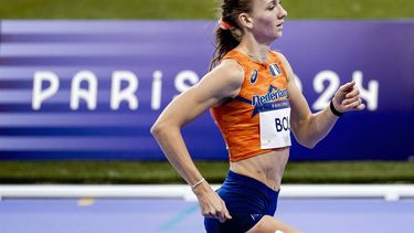 PARIJS - Nederlandse atleet Femke Bol tijdens de halve finale 400 meter horden op de Olympische Spelen. ANP REMKO DE WAAL