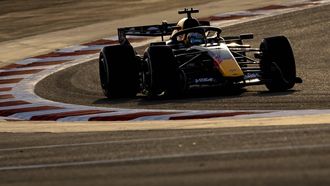 BAHREIN - Max Verstappen (Red Bull Racing) in actie tijdens de eerste testdag op het Bahrain International Circuit voorafgaand aan de start van het Formule 1-seizoen. SANDER KONING / ANP