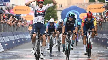 epa13000567 French rider Paul Magnier of Soudal Quick-Step Team celebrates crossing the finish line to win the 18th stage of the 109 Giro d'Italia 2026, a 171 km race from Fai Della Paganella to Pieve di Soligo, Italy, 28 May 2026.  EPA/LUCA ZENNARO