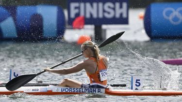 Netherlands' Ruth Vorsselman competes in the women's kayak single 500m quarterfinals canoe sprint competition at Vaires-sur-Marne Nautical Stadium in Vaires-sur-Marne during the Paris 2024 Olympic Games on August 7, 2024. 
Olivier MORIN / AFP