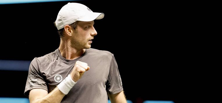 ROTTERDAM - Botic van de Zandschulp in actie tegen Alex De Minaur tijdens de kwartfinale op de vijfde dag van het ABN AMRO tennistoernooi in Ahoy Rotterdam. BAS CZERWINSKI / ANP