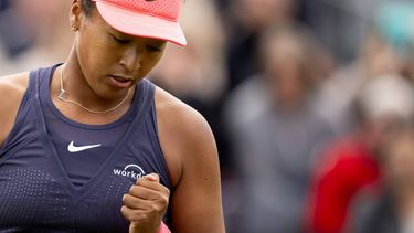 ROSMALEN - Naomi Osaka (JPN) in actie tegen Suzan Lamens (NED) op de vijfde dag van het Libema Open tennis toernooi in Rosmalen. ANP SANDER KONING