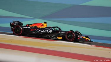 epa12027146 Red Bull Racing driver Max Verstappen of Netherlands in action during a practice session for the Formula One Bahrain Grand Prix in Sakhir, Bahrain, 12 April 2025. The 2025 Formula 1 Bahrain Grand Prix is held on 13 April 2025.  EPA/ALI HAIDER