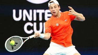 Netherlands' Tallon Griekspoor hits a return to Poland's Hubert Hurkacz during their men's singles match at the United Cup tennis tournament in Sydney on January 7, 2026. 
Izhar KHAN / AFP
