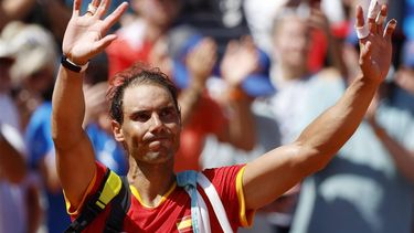 epa11505842 Rafael Nadal of Spain waves to the spectators after losing the Men's Singles second round match against Novak Djokovic of Serbia at the Tennis competitions in the Paris 2024 Olympic Games, at the Roland Garros in Paris, France, 29 July 2024.  EPA/FRANCK ROBICHON