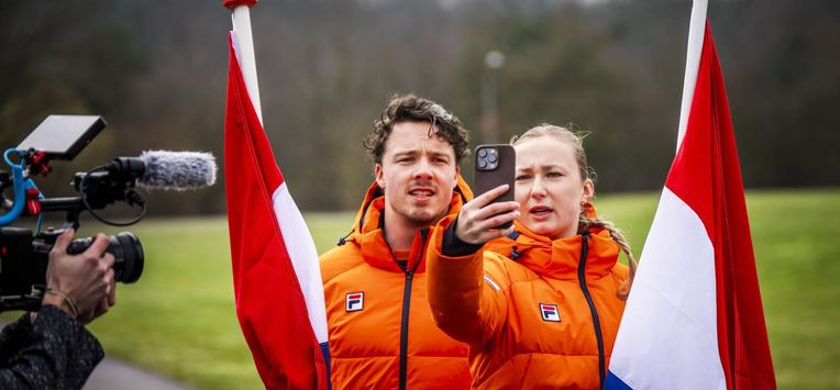 ARNHEM - Zitskiër Jeroen Kampschreur en para-alpineskiër Claire Petit worden gepresenteerd als de vlaggendragers voor de Paralympische Spelen in Milaan op Papendal. FREEK VAN DEN BERGH / ANP