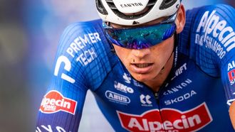 epa13183141 Mathieu van der Poel of the Netherlands competes during the Short Track Men Elite, XCC, WHOOP UCI Mountain Bike World Series, Les Gets, France, 21 August 2026.  EPA/MAXIME SCHMID