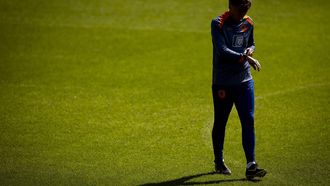 ZEIST - Bondscoach Andries Jonker tijdens de training van het Nederlandse elftal ter voorbereiding op EK-kwalificatiewedstrijd tegen Noorwegen. De Nederlandse voetbalsters zijn de EK-kwalificatiecampagne begonnen met een nederlaag tegen Italië. ANP KOEN VAN WEEL