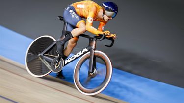 HEUSDEN-ZOLDER - Baanwielrenner Yanne Dorenbos in actie op de finale van de puntenkoers tijdens de tweede dag van de Europese kampioenschappen baanwielrennen in Belgie. ANP BAS CZERWINSKI