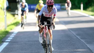 EF Education - EasyPost's Ecuadorian rider Richard Carapaz ride in the breakaway in the ascent of San Valentino during the 16th stage of the 108th Giro d'Italia cycling race of 203kms from Piazzola sul Brenta to San Valentino on May 27, 2025. 
Luca Bettini / AFP