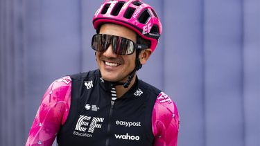 epa11987444 Ecuadoran Richard Carapaz, of EF team, before starting the second stage of the Volta Ciclista Catalunya, 177,3 kilometers between Banyoles and Figueres, Catalonia, Spain, 25 March 2025.  EPA/Siu Wu