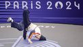 PARIJS - Menno van Gorp tijdens de kwalificatie breaking voor B-boys op het Place de la Concorde tijdens de Olympische Spelen. ANP IRIS VAN DEN BROEK