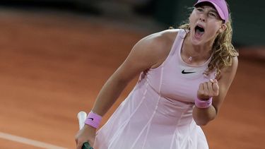 Mirra Andreeva reacts after a point as she plays against Ukraine's Marta Kostyuk during their women's semi final singles match on day 12 of the French Open tennis tournament on Court Philippe-Chatrier at the Roland-Garros Complex in Paris on June 4, 2026. 
Thomas SAMSON / AFP