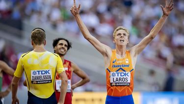 2023-08-20 17:34:37 BOEDAPEST - Niels Laros in actie op de 1500 meter tijdens de tweede dag van de wereldkampioenschappen atletiek. ANP ROBIN VAN LONKHUIJSEN