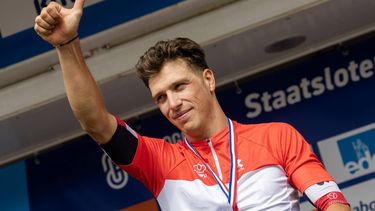 EDE - Kampioen Danny van Poppel  tijdens de huldiging van de Nederlandse kampioenschappen wielrennen bij de mannen op de weg. ANP VINCENT JANNINK
