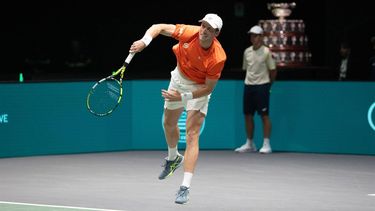 epa11606571 Botic van de Zandschulp (pictured) and Wesley Koolhof of the Netherlands play against Andrea Vavassori and Simone Bolelli of Italy during the Davis Cup Finals Group A match between Italy and the Netherlands in Bologna, Italy, 15 September 2024.  EPA/MAX CAVALLARI