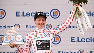 Parkhotel Valekenburg's Dutch rider Femke Markus celebrates her best climber's polka dot jersey on the podium at the end of the 2nd stage of the new edition of the Women's Tour de France cycling race, 136,4 km between Meaux and Provins, on July 25, 2022. 
Jeff PACHOUD / AFP