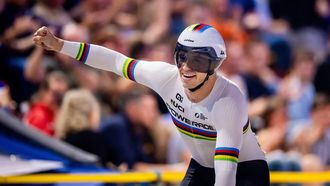 APELDOORN - Harry Lavreysen in actie tijdens de finale sprint bij de UCI Track Champions League in Omnisport. Het is de tweede baanwielren wedstrijd uit een reeks van vijf. ANP IRIS VAN DEN BROEK