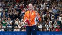 The Netherlands' Chantalle Zidjerveld celebrates on the podium with her gold medal after winning the Women's 100m SB9 Backstroke swimming during the Paris 2024 Paralympic Games at the Paris La Defense Arena in Paris, August 30, 2024. 
Ian RICE / AFP