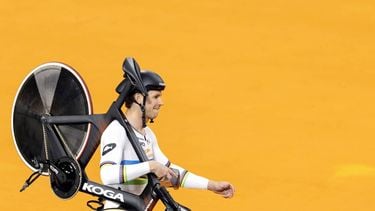 APELDOORN - Harrie Lavreysen tijdens een training met de Nederlandse selectie in Omnisport Apeldoorn in aanloop naar het WK baanwielrennen. Het toernooi wordt vanaf 22 oktober gehouden in Chili. ANP SANDER KONING