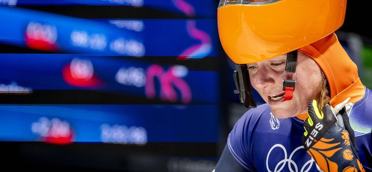 CORTINA D'AMPEZZO - Skeletonster Kimberley Bos tijdens de derde heat van het skeleton in het Cortina Sliding Centre. IRIS VAN DEN BROEK / ANP