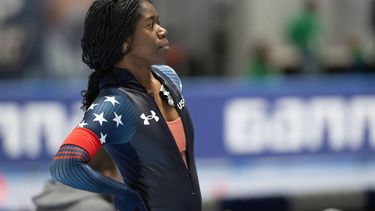 epa11022018 Erin Jackson of the US looks on during the women's 1000m race of the ISU Speed Skating World Cup in Tomaszow Mazowiecki, central Poland, 10 December 2023.  EPA/Grzegorz Michalowski POLAND OUT