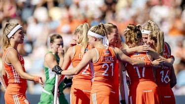 MONCHENGLADBACH - Speelsters van Nederland vieren de 2-0 op Ierland tijdens een poulefase wedstrijd op het EK Hockey in het HockeyPark stadion. ANP SEM VAN DER WAL