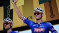 2023-07-09 13:09:24 epa10735756 Dutch rider Mathieu van der Poel of team Alpecin-Deceuninck waves to fans before the start of the 9th stage of the Tour de France 2023, a 184kms race from Saint-Leonard-de-Noblat to Puy de Dome, France, 09 July 2023.  EPA/CHRISTOPHE PETIT TESSON