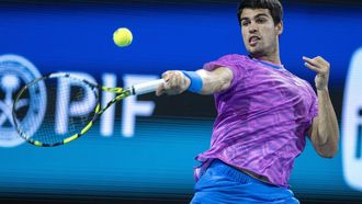 epa11248974 Carlos Alcaraz of Spain in action against Grigor Dimitrov of Bulgaria during the men's quarterfinals match at the 2024 Miami Open tennis tournament, in Miami, Florida, USA, 28 March 2024.  EPA/CRISTOBAL HERRERA-ULASHKEVICH